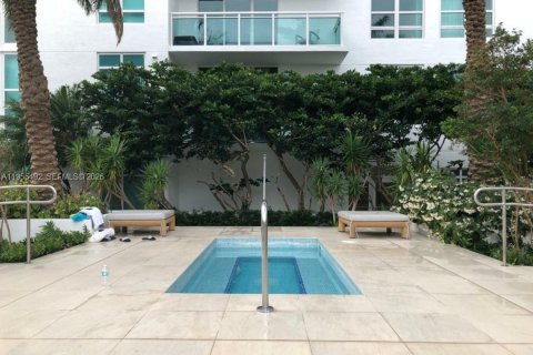 Condominio en alquiler en Miami, Florida, 1 dormitorio, 63.92 m2 № 2010258 - foto 21