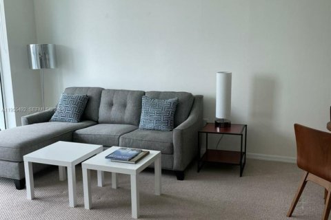 Condominio en alquiler en Miami, Florida, 1 dormitorio, 63.92 m2 № 2010258 - foto 7