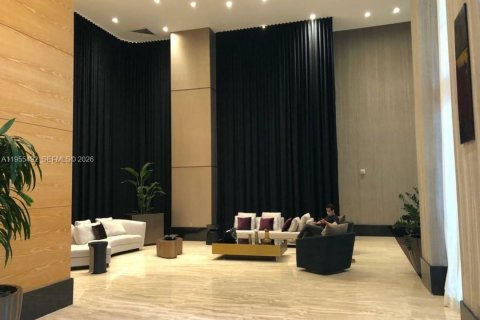 Condominio en alquiler en Miami, Florida, 1 dormitorio, 63.92 m2 № 2010258 - foto 2