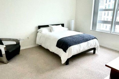 Condominio en alquiler en Miami, Florida, 1 dormitorio, 63.92 m2 № 2010258 - foto 8