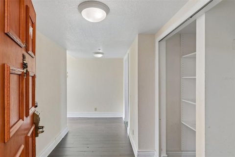 Condo in Palm Harbor, Florida, 2 bedrooms  № 2202127 - photo 5