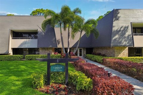 Condo in Palm Harbor, Florida, 2 bedrooms № 2202127