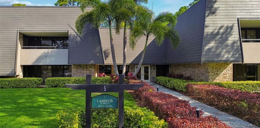 Condo in Palm Harbor, Florida, 2 bedrooms  № 2202127