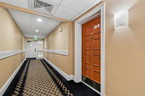 Condo in Palm Harbor, Florida, 2 bedrooms  № 2202127 - photo 4