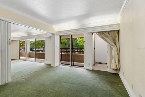 Condo in Palm Harbor, Florida, 2 bedrooms  № 2202127 - photo 24