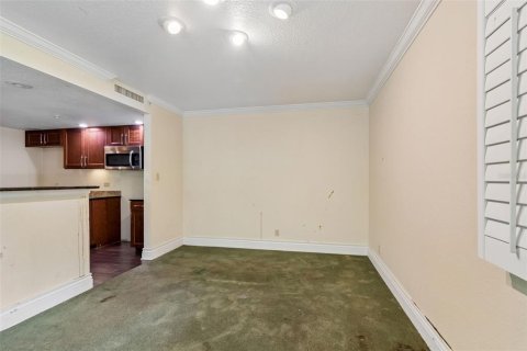 Condo in Palm Harbor, Florida, 2 bedrooms  № 2202127 - photo 13