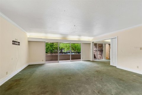 Condo in Palm Harbor, Florida, 2 bedrooms  № 2202127 - photo 15
