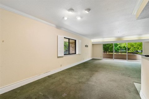 Condo in Palm Harbor, Florida, 2 bedrooms  № 2202127 - photo 11