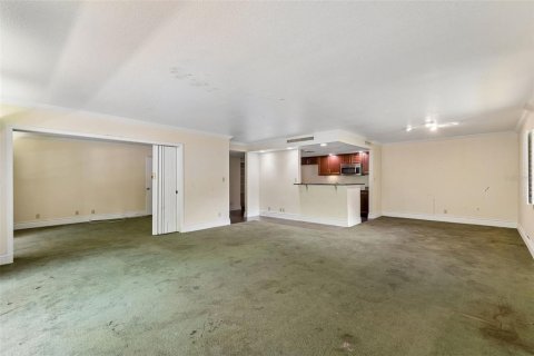 Condo in Palm Harbor, Florida, 2 bedrooms  № 2202127 - photo 19
