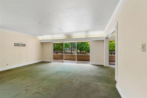 Condo in Palm Harbor, Florida, 2 bedrooms  № 2202127 - photo 17