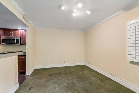 Condo in Palm Harbor, Florida, 2 bedrooms  № 2202127 - photo 14