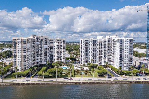 Copropriété à vendre à West Palm Beach, Floride: 1 chambre, 88.26 m2 № 2439180 - photo 17