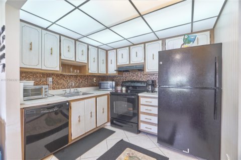 Condo in Delray Beach, Florida, 1 bedroom № 1958288 - photo 12