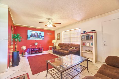 Condo in Delray Beach, Florida, 1 bedroom № 1958288 - photo 8