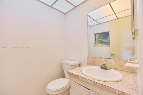 Condo in Delray Beach, Florida, 1 bedroom № 1958288 - photo 15