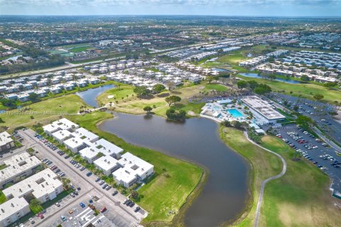Condo in Delray Beach, Florida, 1 bedroom № 1958288 - photo 23