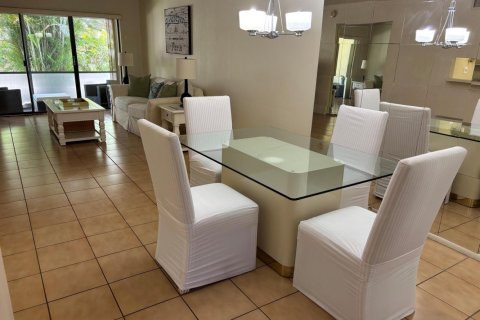 Condo in Plantation, Florida, 2 bedrooms  № 2191920 - photo 3