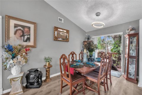 House in Tampa, Florida 3 bedrooms, 141.4 sq.m. № 2225349 - photo 7