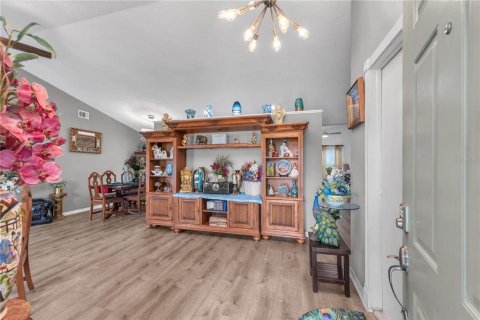 House in Tampa, Florida 3 bedrooms, 141.4 sq.m. № 2225349 - photo 3