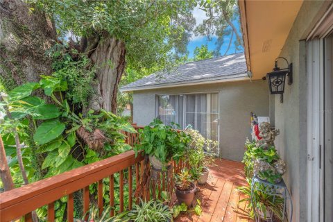 House in Tampa, Florida 3 bedrooms, 141.4 sq.m. № 2225349 - photo 21