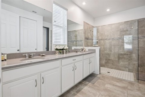 Casa en venta en Kissimmee, Florida, 6 dormitorios, 278.52 m2 № 2298214 - foto 20