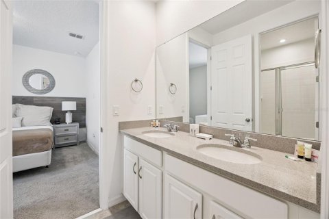 Casa en venta en Kissimmee, Florida, 6 dormitorios, 278.52 m2 № 2298214 - foto 22