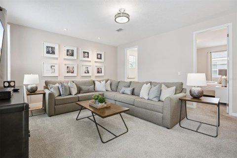 Casa en venta en Kissimmee, Florida, 6 dormitorios, 278.52 m2 № 2298214 - foto 9