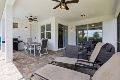 Casa en venta en Kissimmee, Florida, 6 dormitorios, 278.52 m2 № 2298214 - foto 29