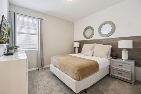 Casa en venta en Kissimmee, Florida, 6 dormitorios, 278.52 m2 № 2298214 - foto 16