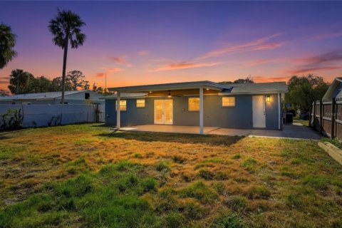 Villa ou maison à louer à Port Richey, Floride: 3 chambres, 121.89 m2 № 2103430 - photo 19