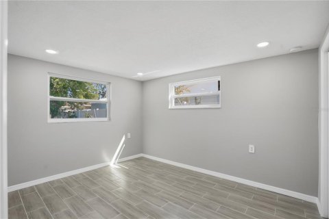 Villa ou maison à louer à Port Richey, Floride: 3 chambres, 121.89 m2 № 2103430 - photo 11