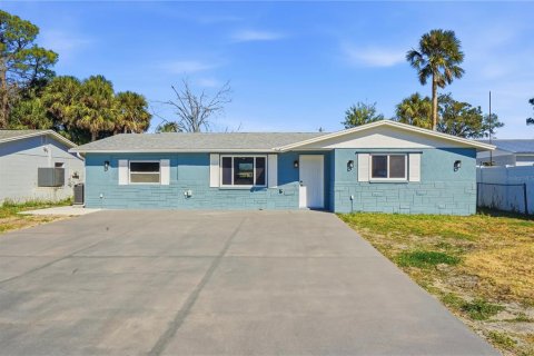 Villa ou maison à Port Richey, Floride 3 chambres, 121.89 m2 № 2103430