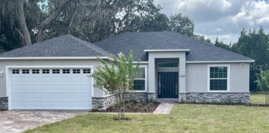 House in Umatilla, Florida 4 bedrooms, 152.73 sq.m. № 1916560