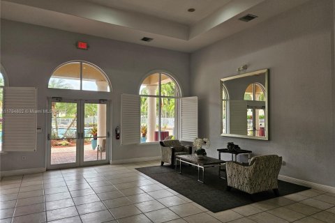 Casa en venta en Pembroke Pines, Florida, 5 dormitorios, 222.97 m2 № 1708000 - foto 29
