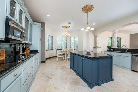 Casa en venta en Cutler Bay, Florida, 5 dormitorios, 438.22 m2 № 2059594 - foto 28