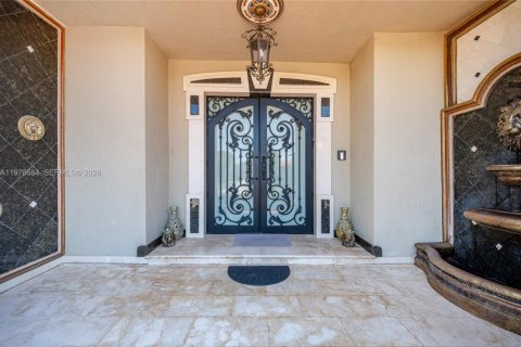 Casa en venta en Cutler Bay, Florida, 5 dormitorios, 438.22 m2 № 2059594 - foto 14