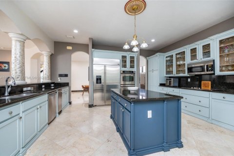 Casa en venta en Cutler Bay, Florida, 5 dormitorios, 438.22 m2 № 2059594 - foto 27