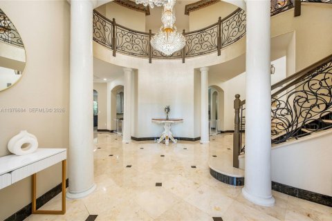 Casa en venta en Cutler Bay, Florida, 5 dormitorios, 438.22 m2 № 2059594 - foto 16