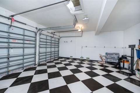 Casa en venta en Cutler Bay, Florida, 5 dormitorios, 438.22 m2 № 2059594 - foto 22