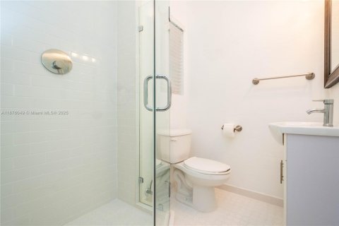 Купить виллу или дом в Корал-Гейблс, Флорида 5 спален, 290.97м2, № 1930253 - фото 17