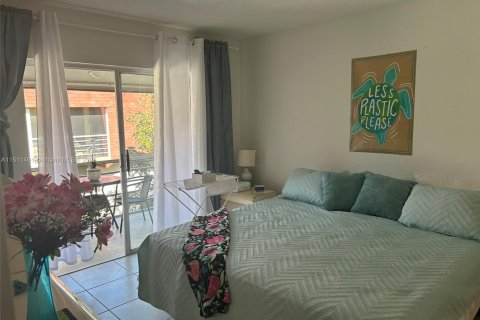 Condo in Lauderdale Lakes, Florida, 1 bedroom  № 1961256 - photo 14