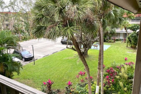 Condo in Lauderdale Lakes, Florida, 1 bedroom  № 1961256 - photo 25