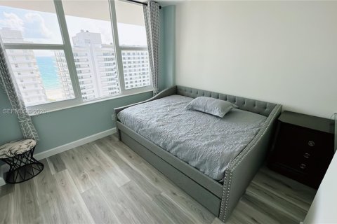 Condo in Miami Beach, Florida, 2 bedrooms  № 2047639 - photo 9