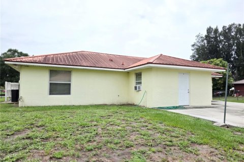 House in Okeechobee, Florida 3 bedrooms, 135.27 sq.m. № 1773746 - photo 5