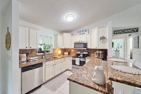 House in Okeechobee, Florida 3 bedrooms, 135.27 sq.m. № 1773746 - photo 8