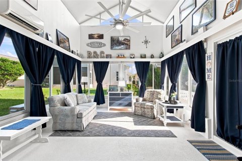 Villa ou maison à vendre à Davenport, Floride: 3 chambres, 193.33 m2 № 2308094 - photo 4