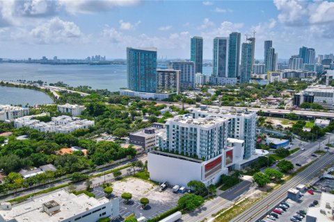 Condo in Miami, Florida, 2 bedrooms № 2035222 - photo 23