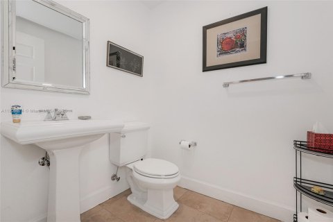 Condominio en venta en Coral Gables, Florida, 1 dormitorio, 86.31 m2 № 1963192 - foto 16