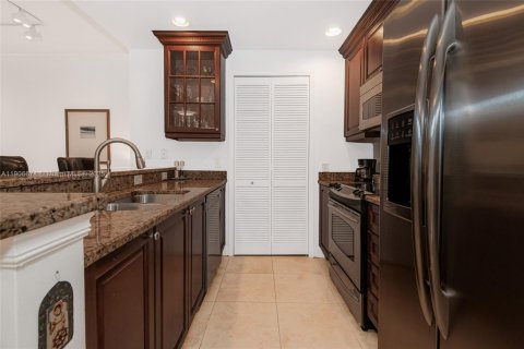 Condominio en venta en Coral Gables, Florida, 1 dormitorio, 86.31 m2 № 1963192 - foto 11