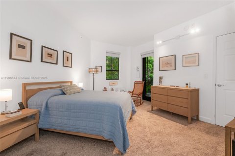 Condominio en venta en Coral Gables, Florida, 1 dormitorio, 86.31 m2 № 1963192 - foto 18